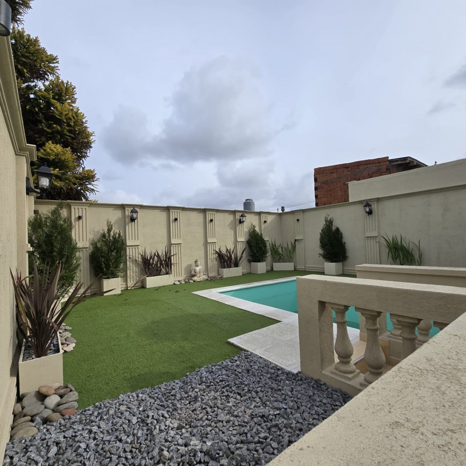 Casa en PH con jardin y piscina, apto credito