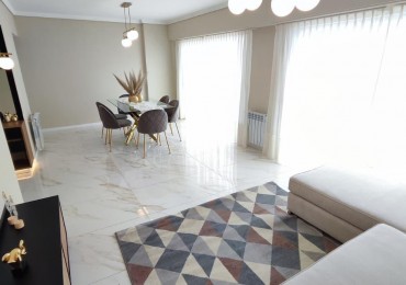  Departamento 4 Ambientes a la calle con cochera