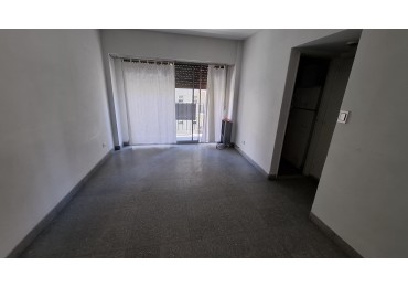 Departamento 1 ambiente a la calle con balcon