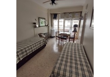 Departamento 1 ambiente al frente con balcon